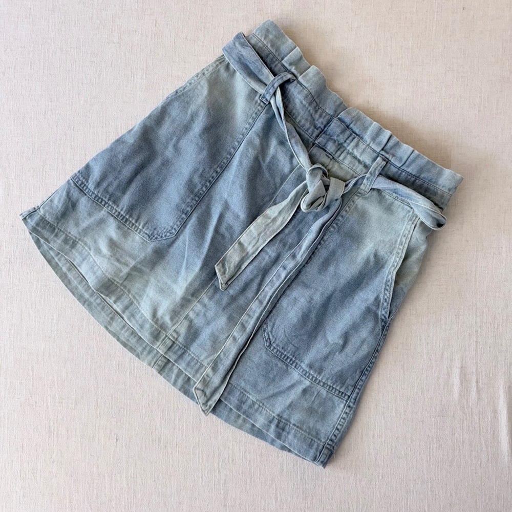 American Eagle Paperbag Waist Denim Mini Skirt Light Wash Blue Small NWT
